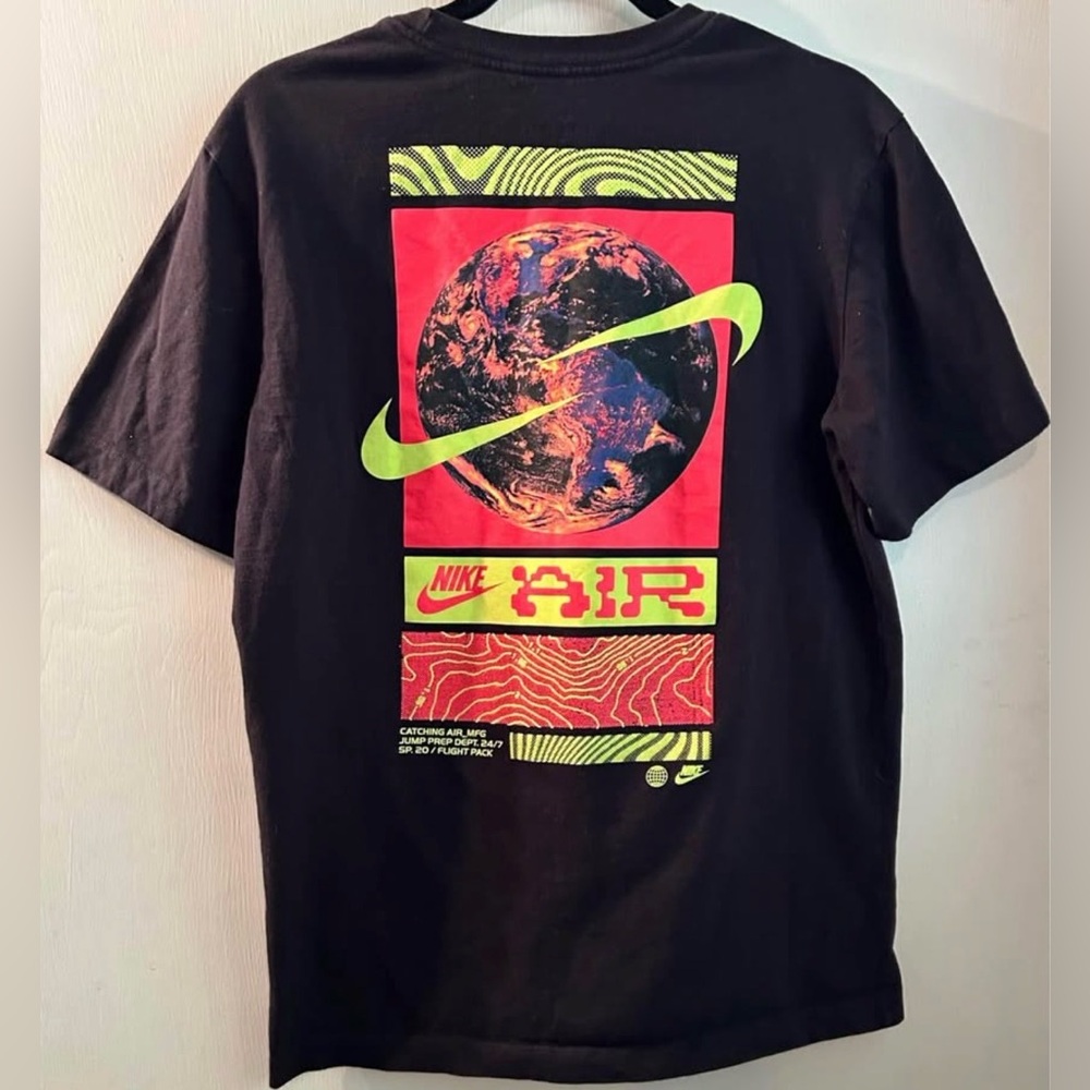 Nike Air T Shirt Size M (42”X27”)